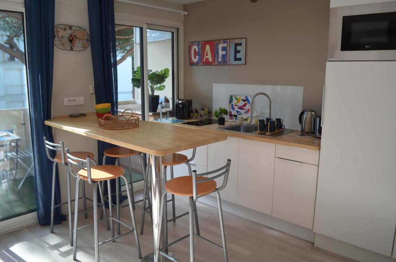 Charmant Appartement A 350M De La Plage Et Du Port Fréjus 外观 照片
